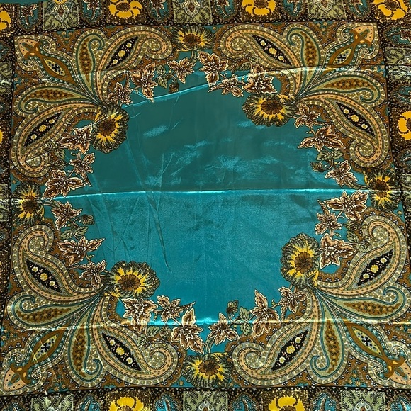 2224- Elegant Teal Paisley Floral Women’s Scarf 35”x34” 100% Polyester NWT - Picture 3 of 7